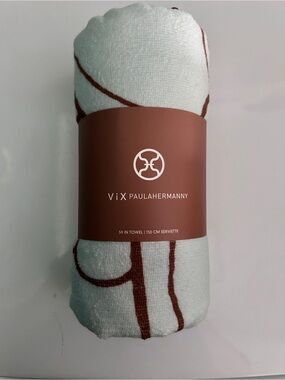 Vix White Towel with Brown Graphic Stripe
